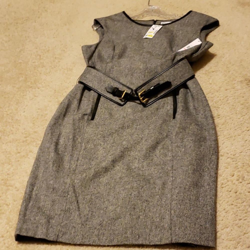 Dress - Picture 5 of 5